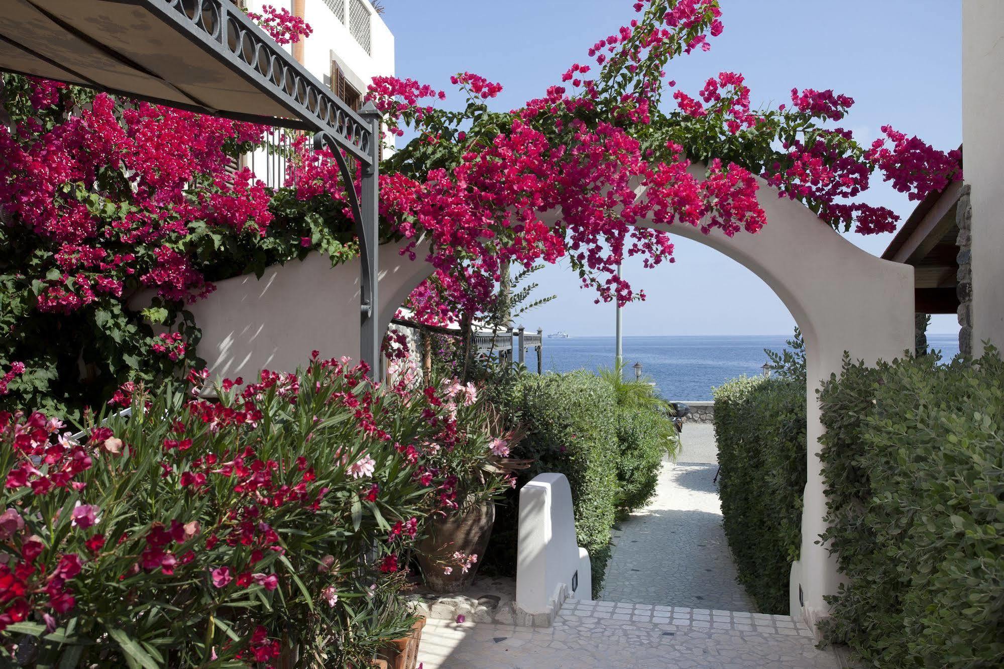 Hotel Residence Acquacalda Đảo Lipari Ngoại thất bức ảnh
